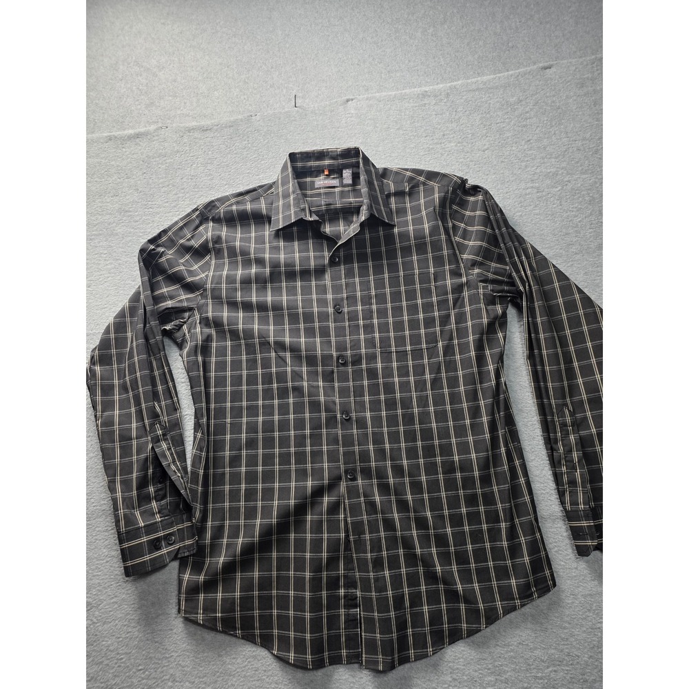 Van Heusen Traveler Mens Medium Black Plaid Long Sleeve Button Down Shirt